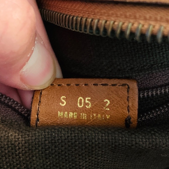 Authentic Burberry Tote - Picture 8 of 14
